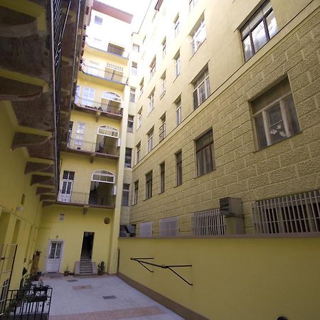 Apartment Akademia Budapeste Exterior foto